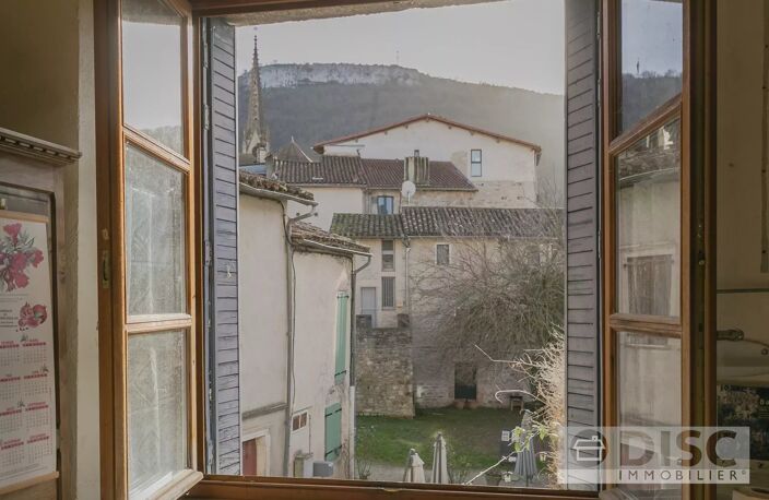 Maison de village sur place sans circulation. — photo 2