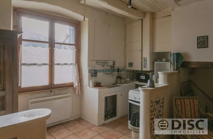 Maison de village sur place sans circulation. — photo 5