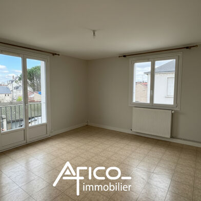 Appartement 3 pièces 750 €