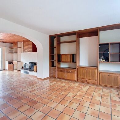 Maison 6 pièces 990 €