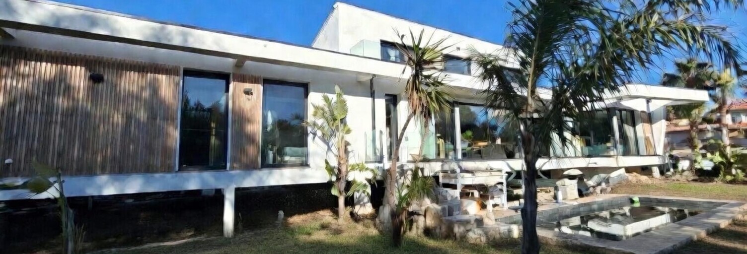 Maison 7 Pièces 215 m² à vendre à Six-Fours-les-Plages (83140)