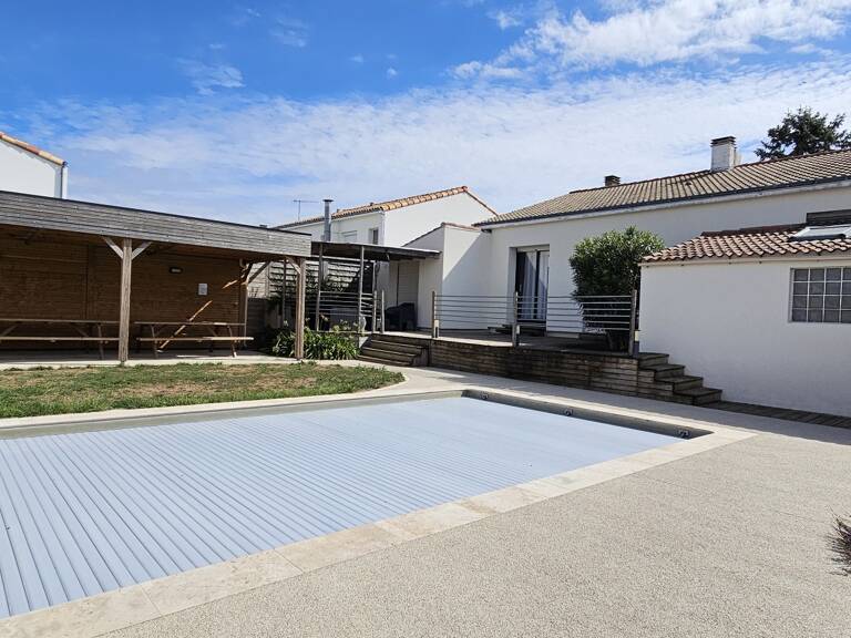 Vente Maison/villa 10 pièces — photo 1