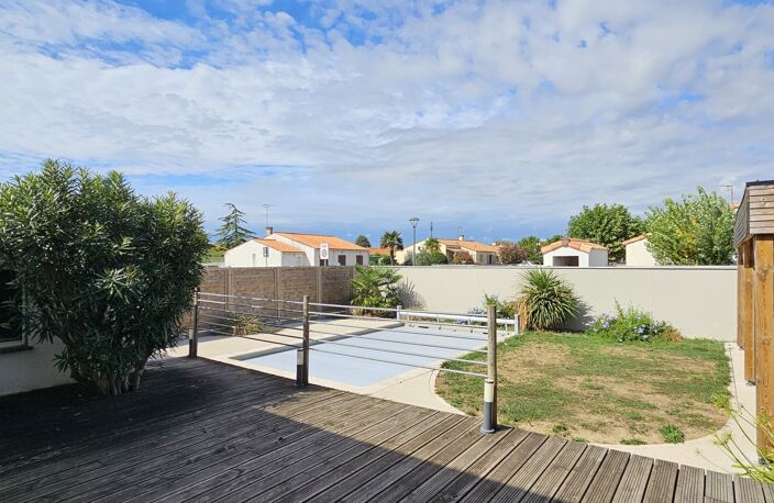Vente Maison/villa 10 pièces — photo 2