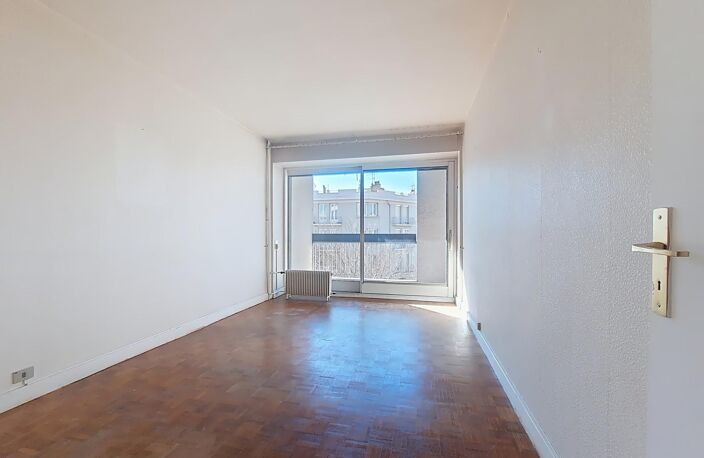 Résidence Le Palace  T2 de 59 m² avec cave, Balcon, Vue Canigou et Piscine — photo 2
