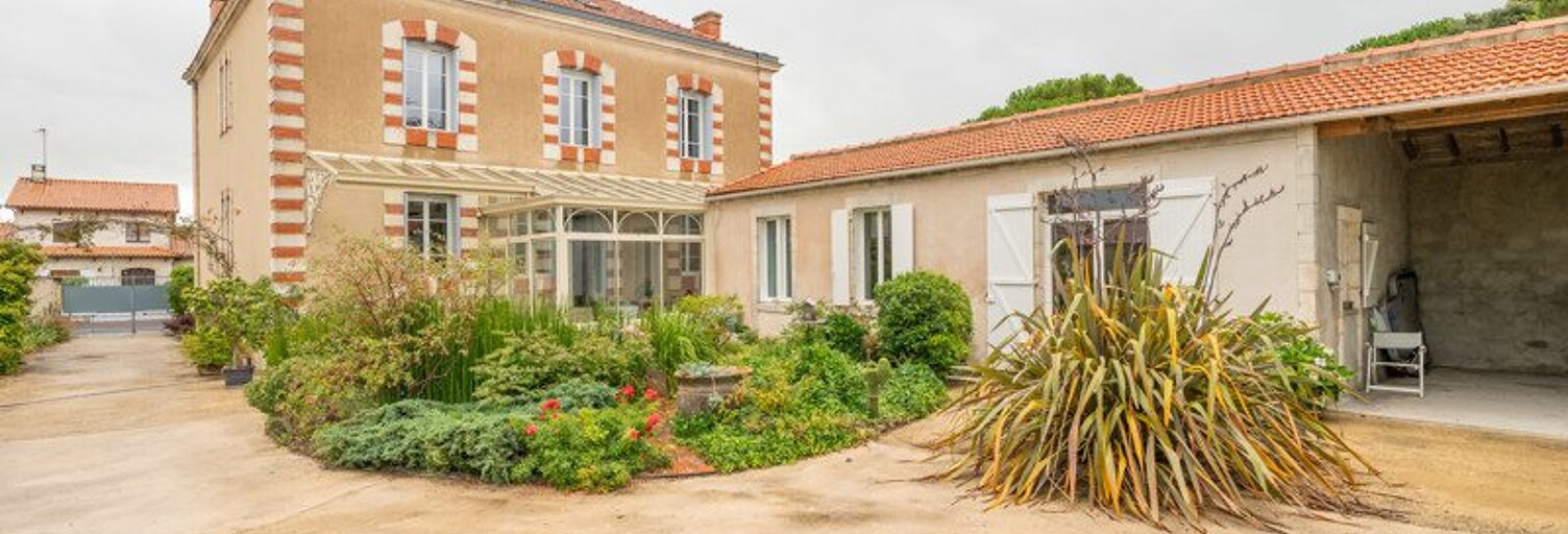 Maison 11 Pièces 335 m² à vendre à La Tremblade (17390)