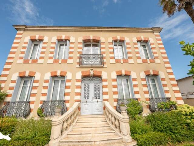 Maison de ville de 11 pièces principales — photo du bien