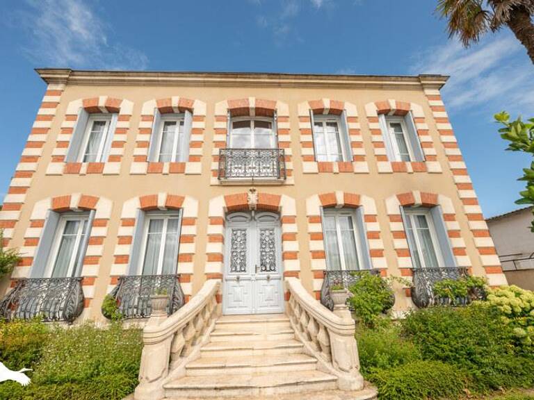 Maison de ville de 11 pièces principales — photo 1