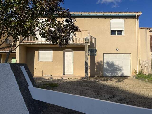 Maison de ville de 5 pièces principales — photo du bien