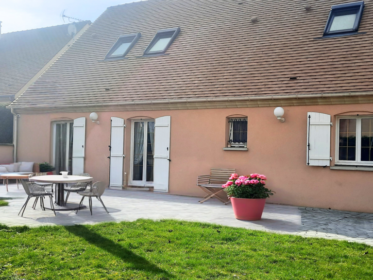 Vente Maison/villa 8 pièces — photo 1