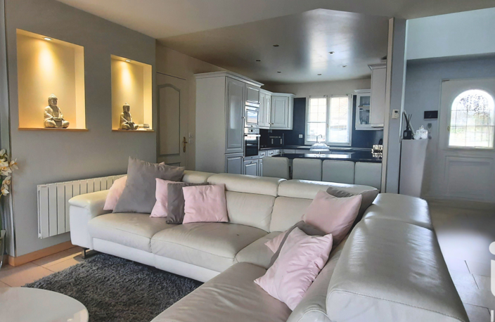 Vente Maison/villa 8 pièces — photo 2