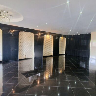 Commerce  1200000 €