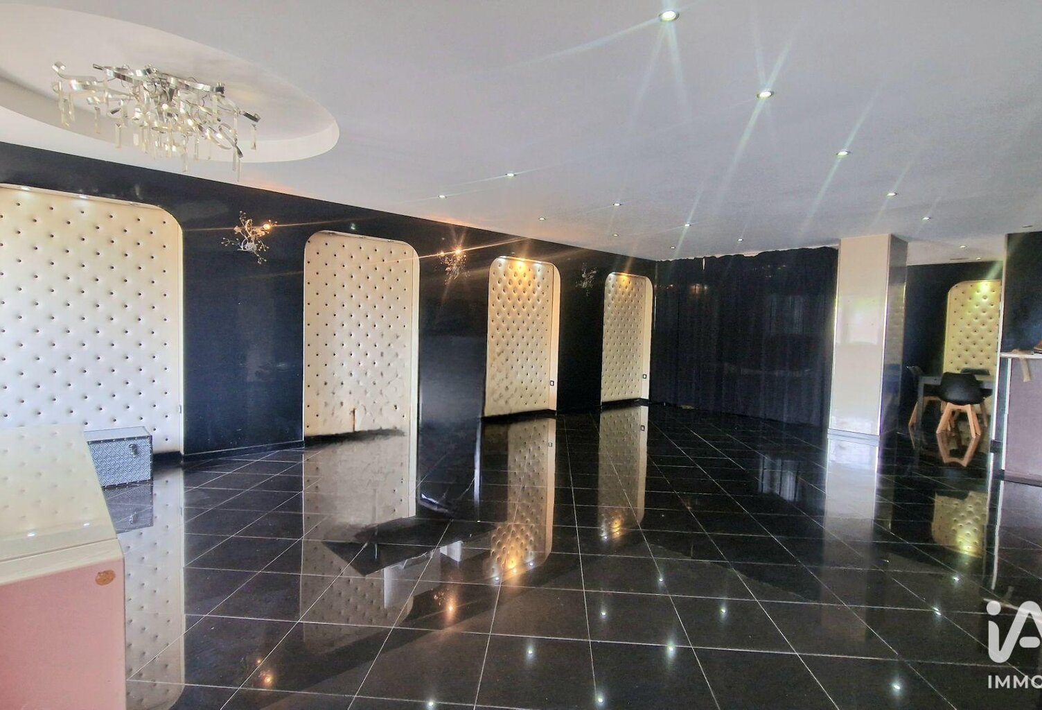 Vente Murs commerciaux 330 m&sup2; — photo 1