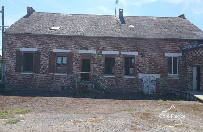AISNE (02) - ROGNY - Ancienne ferme sur plus de 6.700 m2 de — photo 2