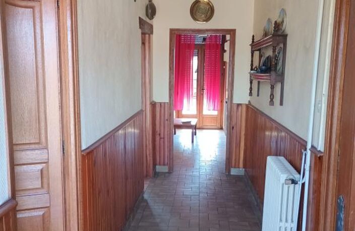 AISNE (02) - ROGNY - Ancienne ferme sur plus de 6.700 m2 de — photo 5