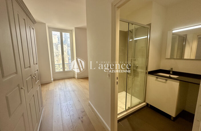 CENTRE - SUPERBE APPARTEMENT 2 PIÈCES PARFAIT ÉTAT — photo 2