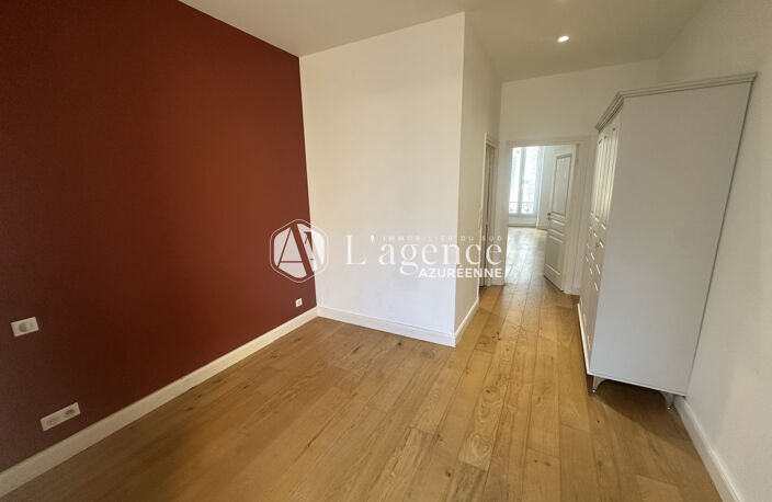 CENTRE - SUPERBE APPARTEMENT 2 PIÈCES PARFAIT ÉTAT — photo 4