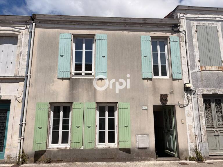 Maison T5 en centre-ville de MARENNES — photo 1