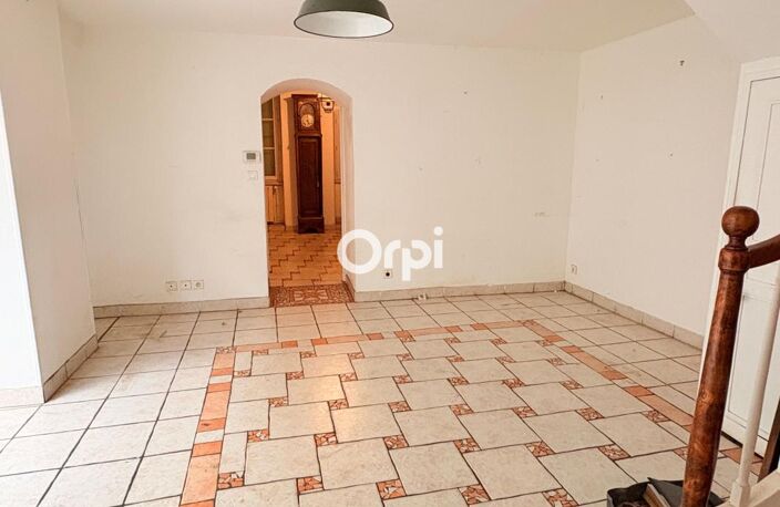 Maison T5 en centre-ville de MARENNES — photo 3