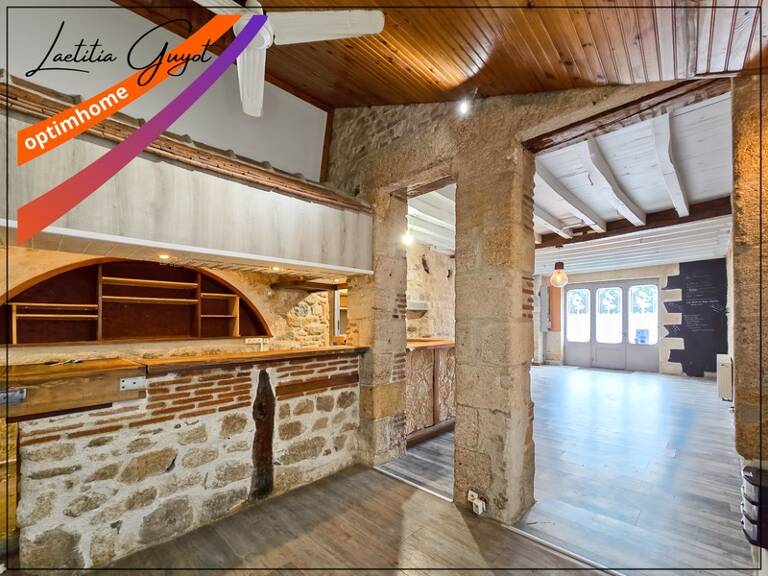À vendre – Ensemble commercial en cœur de ville à Souvigny (03) — photo 1
