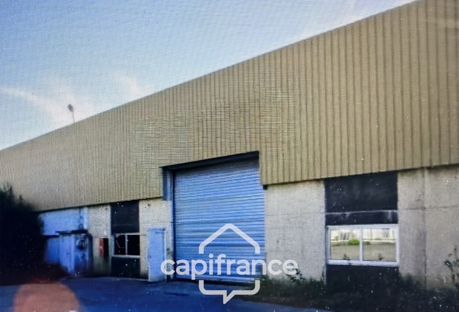 Local industriel et bureau à vendre FRESSENNEVILLE (80) — photo 1