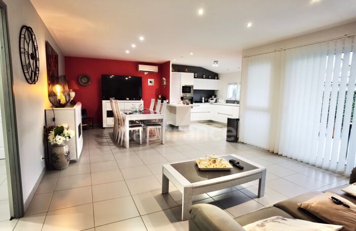 Dpt Gard (30), à vendre maison P3 de 91 m², terrasse, terrain d'environ 65m2, garage, place de parking, copropriété, piscine — photo 3
