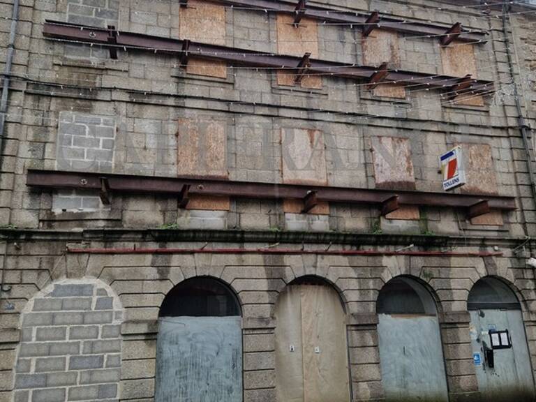 Immeuble à vendre GUINGAMP (22) — photo 1