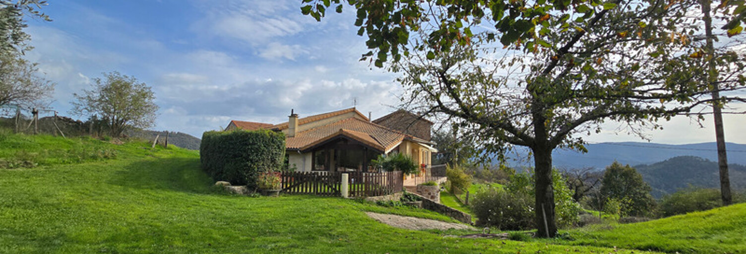 Maison 12 Pièces 273 m² à vendre à Saint-Michel-de-Chabrillanoux (07360)