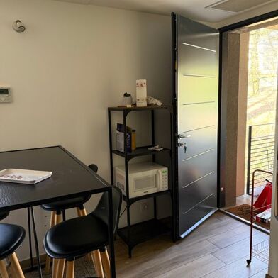 Appartement 1 pièces 830 €