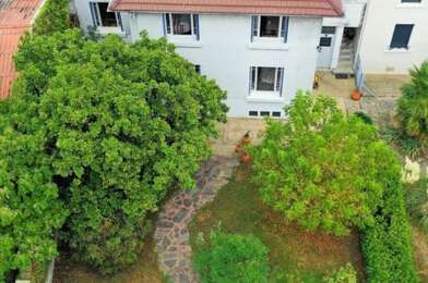 Appartement 4 pièces 1161 €