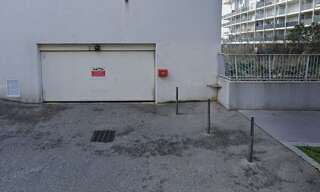 Garage   m² à louer à Lyon 8 (69008)