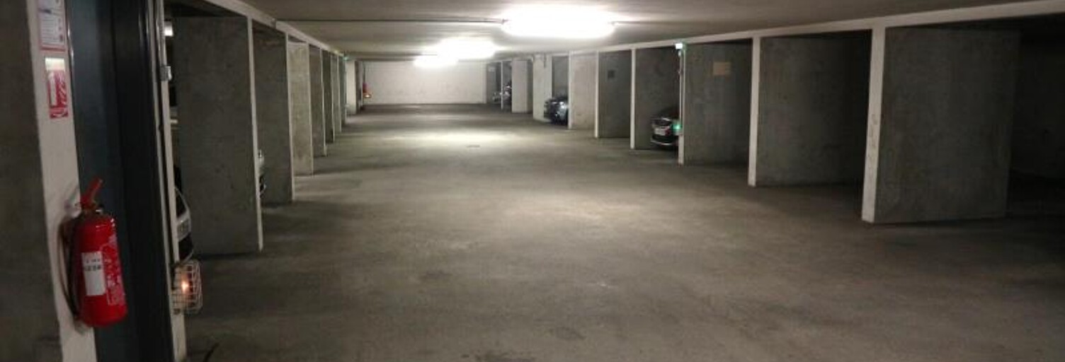 Garage   m² à louer à Lyon 7 (69007)