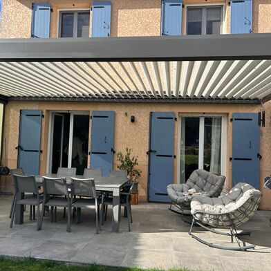 Maison 5 pièces 330750 €