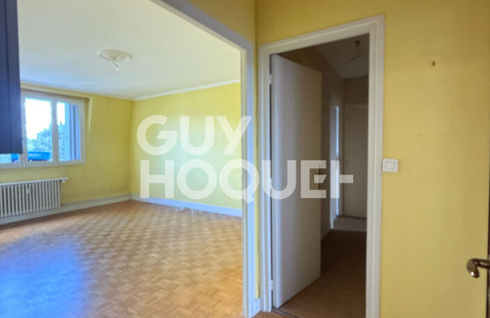 A Vendre - TRIANGLE D'OR - CENTRE - COMPIEGNE - Appartement  traversant de 3 pièces - PARIKNG/CAVE — photo 3