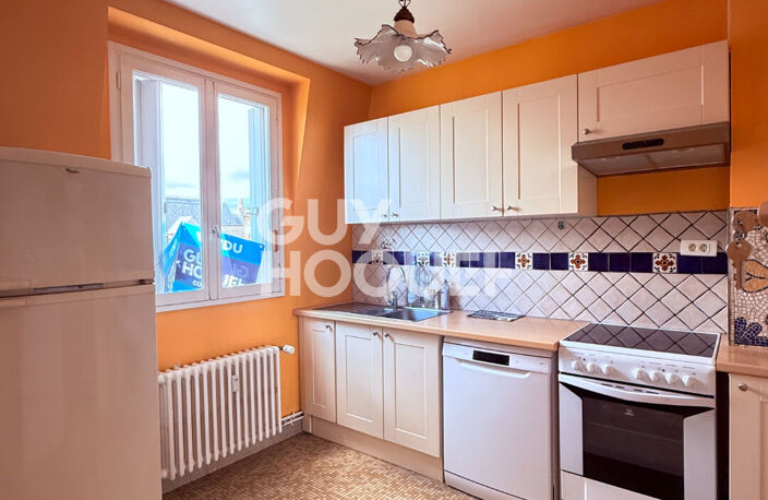 A Vendre - TRIANGLE D'OR - CENTRE - COMPIEGNE - Appartement  traversant de 3 pièces - PARIKNG/CAVE — photo 4