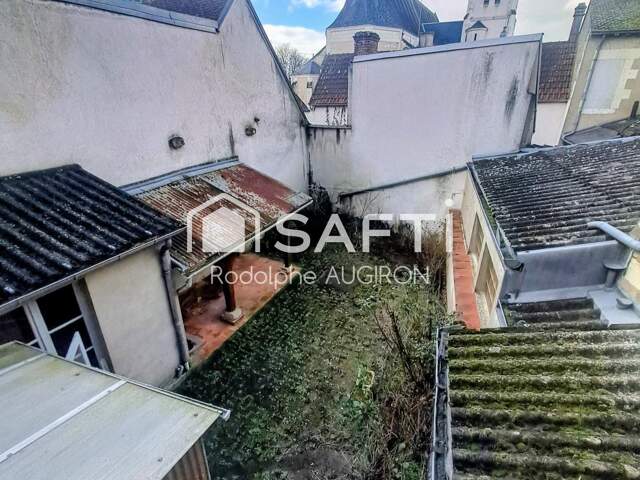 MAISON DE VILLE 3 CHAMBRES avec deux garages et dépendances — photo du bien