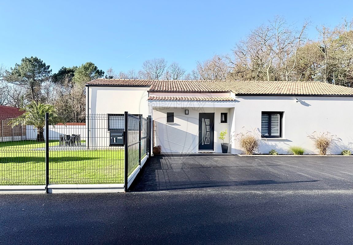 Villa / Maison  T4 à vendre Mathes (Les) 17570