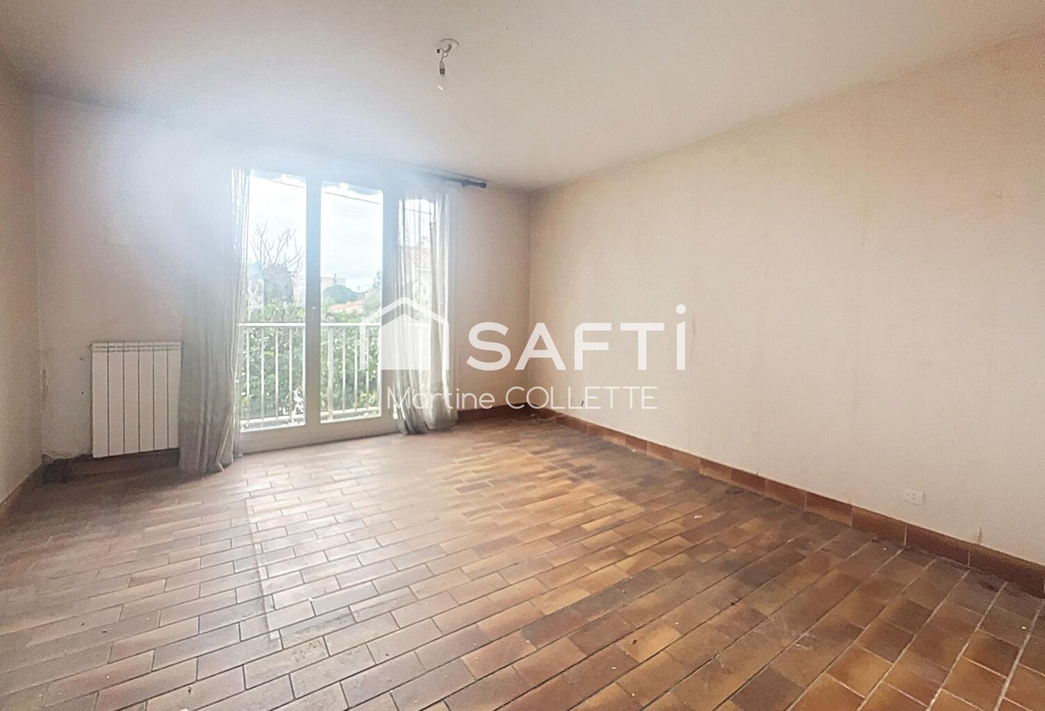 APPARTEMENT T3 AU 1ER ET DERNIER ETAGE + PLACE DE PARKING — photo 1