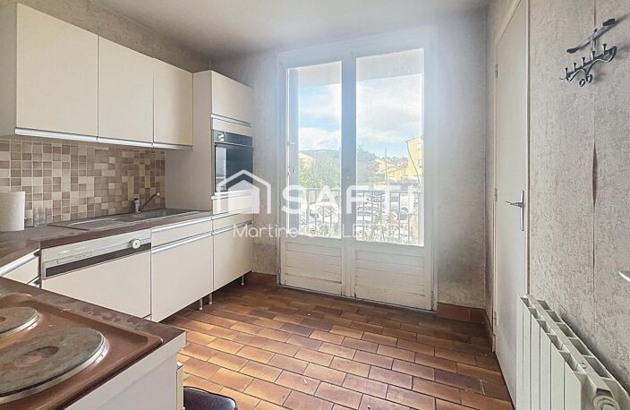 APPARTEMENT T3 AU 1ER ET DERNIER ETAGE + PLACE DE PARKING — photo 2