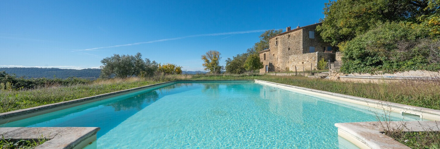 Maison 12 Pièces 480 m² à vendre à Cucuron (84160)