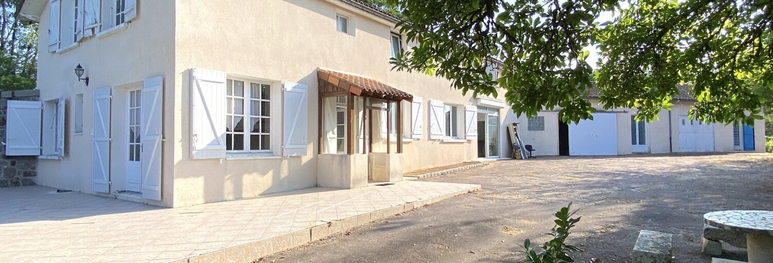 Maison 10 Pièces 310 m² à vendre à Bussière-Badil (24360)