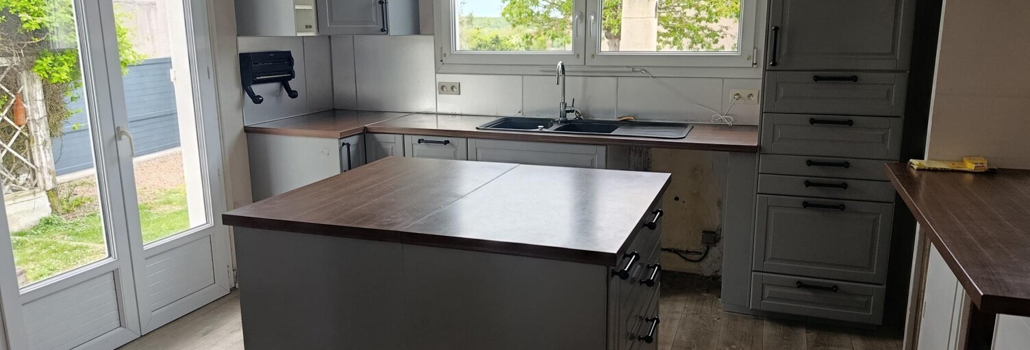 Maison 8 Pièces 148 m² à vendre à Neuvy-le-Roi (37370)