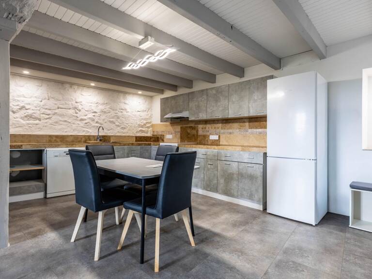 Maison en pierre rénovée  80 m²  Nontron — photo 1