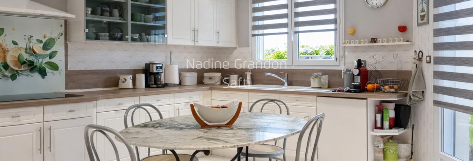 Maison 7 Pièces 178 m² à vendre à Brie-sous-Chalais (16210)