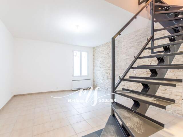 T3 duplex rénové de 63.74 m² proche centre Rousset — photo du bien