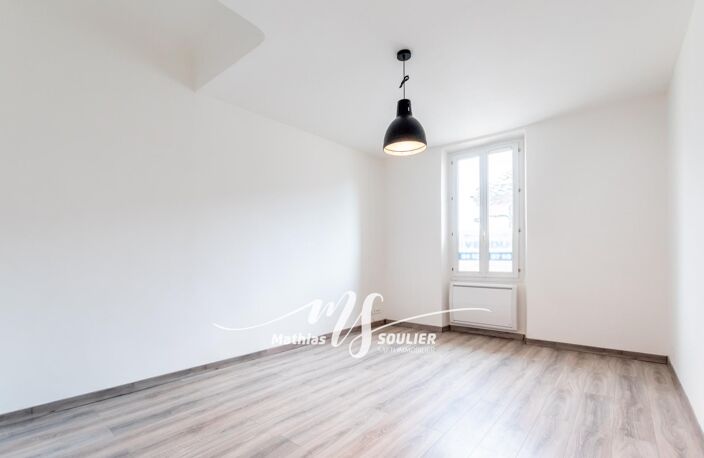 T3 duplex rénové de 63.74 m² proche centre Rousset — photo 4