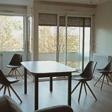 Appartement 3 pièces 895 €