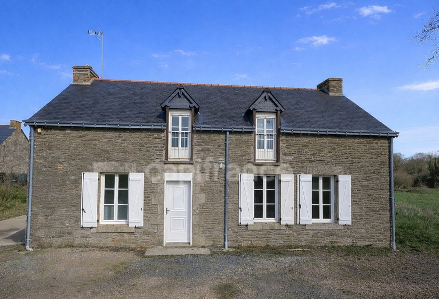 Maison en pierre rénovée – Vue campagne – Ruffiac (56) — photo 1