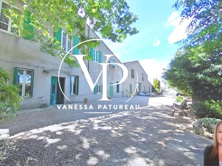 Propriété Ouveillan - 402 m² habitables - Piscine & dépendances — photo 1