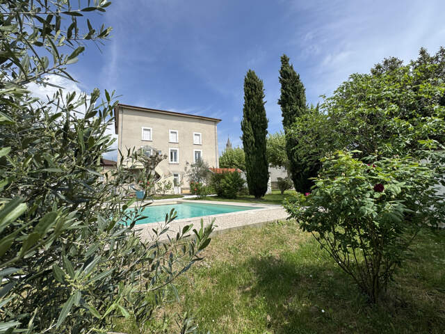 Demeure de caractère T7 rénovée avec piscine — photo du bien