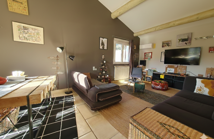 ENTRE NIMES ET BEAUCAIRE : Propriété constituée d'une Villa — photo 2
